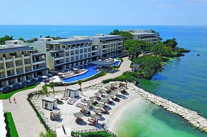 Royalton Negril Resort Airport Transfer - What private transport really means here