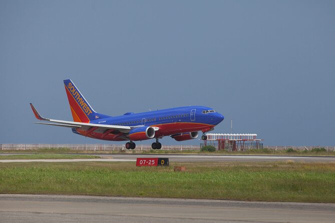 Runaway Bay Hotels Private Airport Transfer - What flight tracking means for your arrival