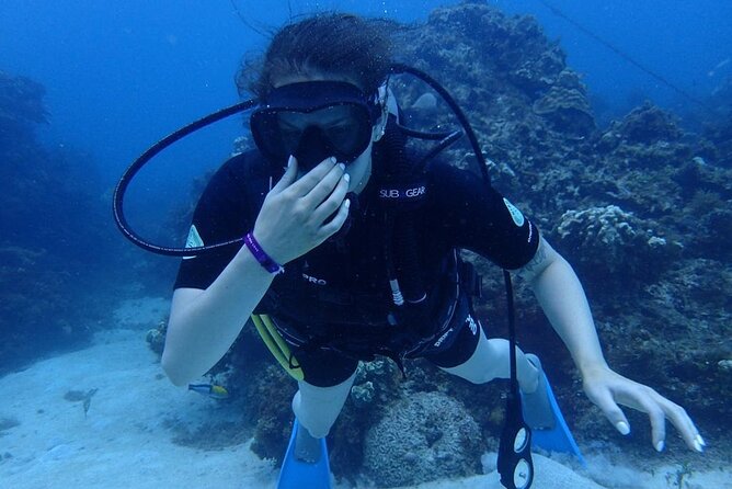 Scuba Diving and shopping on the Hipstrip. - Key points to know