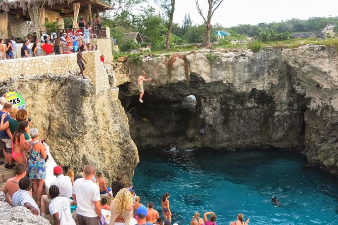 Seven Mile Beach and Rick’s Cafe Private Tour - Reaching Seven Mile Beach from Montego Bay