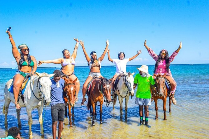 Shared Tour in Ocho Rios with Horseback Riding and Swimming - Reaching the beach and entering the ocean