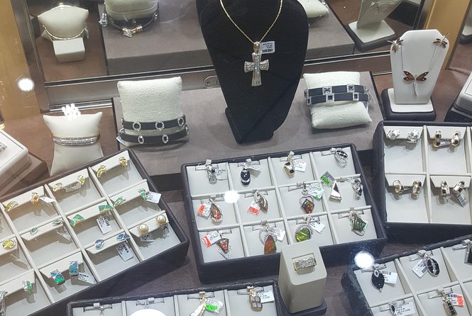 Shopping From Ocho Rios Hotels - Handling prices and sales pressure