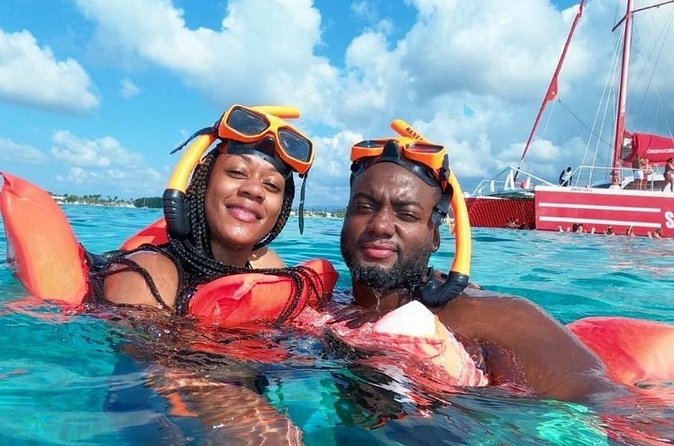 Snorkeling and Shopping in Montego Bay with Hotel pickup - Why the private format matters