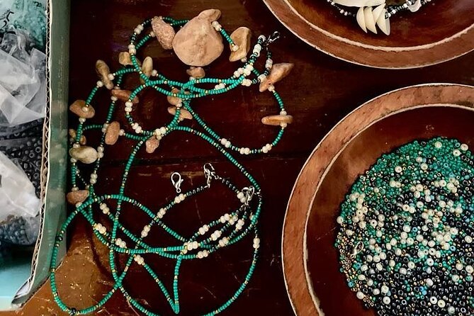 Souvenirs workshop A Mi Mek It! in Montego Bay Jamaica (FR & EN) - The farm, tree houses, and mud kitchen