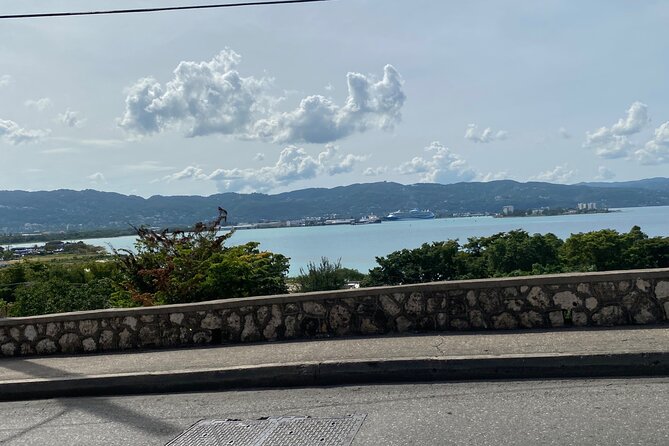 Street Executive Tours And Chauffeur Service Jamaica - Drivers who add a human welcome