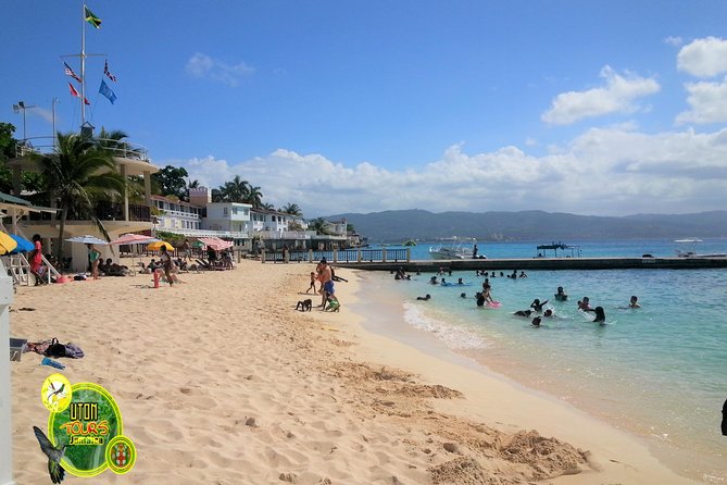The AMAZING Montego Bay Tour - Doctor’s Cave Beach: the main pause beside the sea