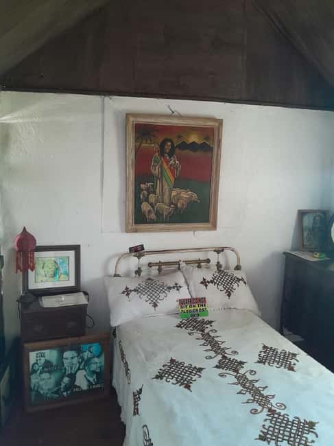 The Official Nine Mile Bob Marley Museum Guided Tour - Photo time, shopping, and the extra 70 minutes