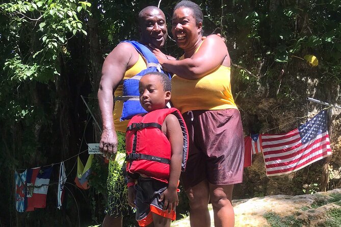 Transportation and Tour from Montego Bay to Blue Hole/Secret Falls - Blue Hole and Secret Falls: the reason to book