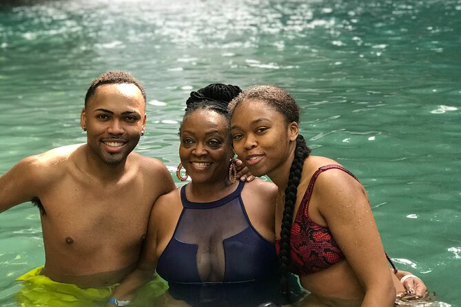 Transportation and Tour from Montego Bay to Blue Hole/Secret Falls - Nigel and the guide service
